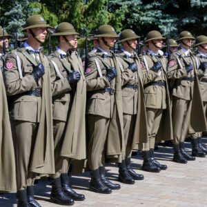 Zdjęcie przedstawia uczestników obchodów Sita Wojska Polskiego w Rzeszowie