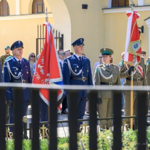 Zdjęcie przedstawia uczestników obchodów Sita Wojska Polskiego w Rzeszowie