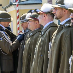 Zdjęcie przedstawia uczestników obchodów Sita Wojska Polskiego w Rzeszowie