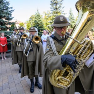 Zdjęcie przedstawia uczestników obchodów Sita Wojska Polskiego w Rzeszowie