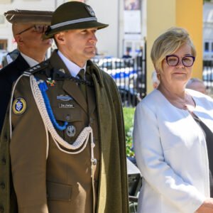 Zdjęcie przedstawia uczestników obchodów Sita Wojska Polskiego w Rzeszowie