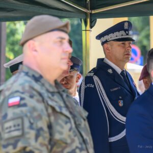 Zdjęcie przedstawia uczestników obchodów Sita Wojska Polskiego w Rzeszowie