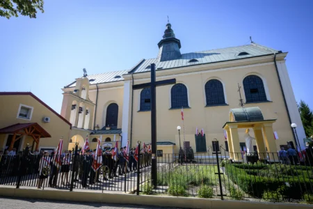 Zdjęcie przedstawia uczestników uroczystości Święta Wojska Polskiego