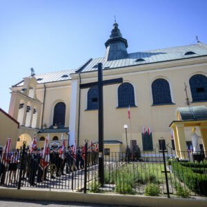 Zdjęcie przedstawia uczestników obchodów Sita Wojska Polskiego w Rzeszowie
