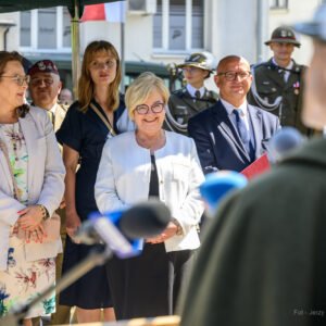 Zdjęcie przedstawia uczestników obchodów Sita Wojska Polskiego w Rzeszowie