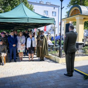 Zdjęcie przedstawia uczestników obchodów Sita Wojska Polskiego w Rzeszowie
