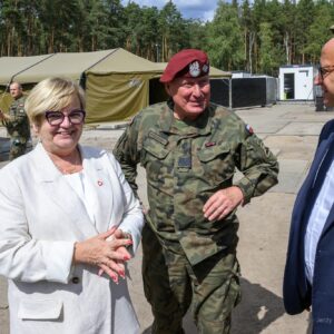 Teresa Kubas-Hul, wojewoda podkarpacki na poligonie Nowa Dęba - Lipa