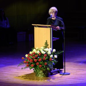 Zdjęcie przedstawia uczestników uroczystości z okazji 25-lecia kierunków medycznych na Uniwersytecie Rzeszowskim