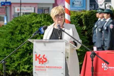 Zdjęcie przedstawia uczestników obchodów Dnia Krajowej Administracji Skarbowej