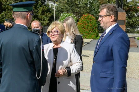 Zdjęcie przedstawia uczestników obchodów Dnia Krajowej Administracji Skarbowej