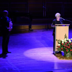 Zdjęcie przedstawia uczestników uroczystości z okazji 25-lecia kierunków medycznych na Uniwersytecie Rzeszowskim
