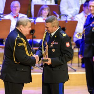 Zdjęcie przedstawia uczestników jubileuszu 75 lecia Komendy Wojewódzkiej PSP