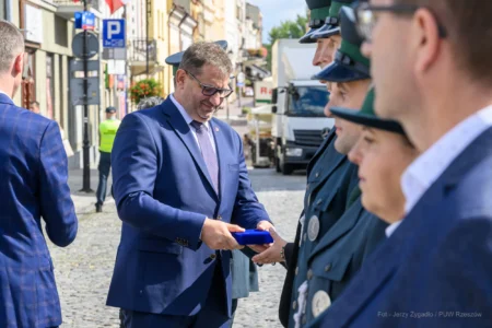 Zdjęcie przedstawia uczestników obchodów Dnia Krajowej Administracji Skarbowej