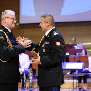 Zdjęcie przedstawia uczestników jubileuszu 75 lecia Komendy Wojewódzkiej PSP