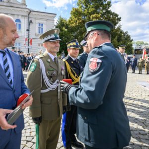 Zdjęcie przedstawia uczestników obchodów Dnia Krajowej Administracji Skarbowej