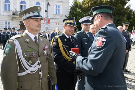 Zdjęcie przedstawia uczestników obchodów Dnia Krajowej Administracji Skarbowej