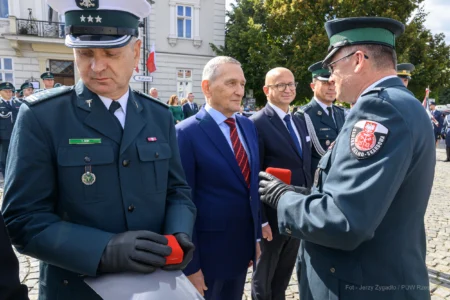 Zdjęcie przedstawia uczestników obchodów Dnia Krajowej Administracji Skarbowej