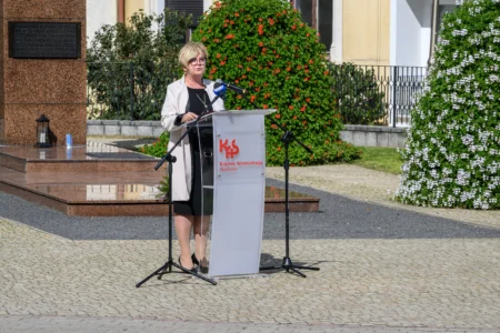 Zdjęcie przedstawia uczestników obchodów Dnia Krajowej Administracji Skarbowej