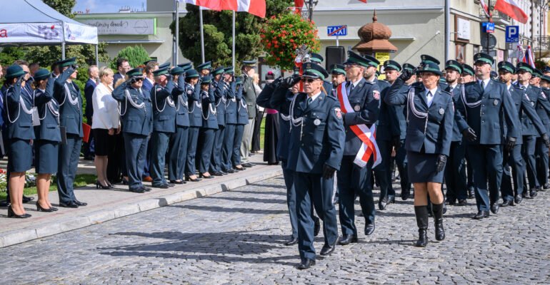 Zdjęcie przedstawia uczestników obchodów Dnia Krajowej Administracji Skarbowej