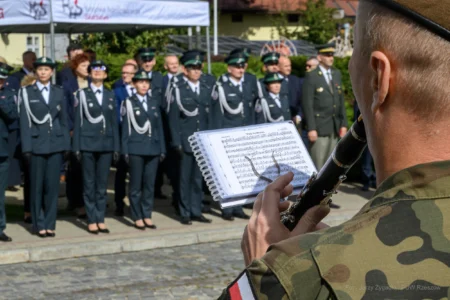 Zdjęcie przedstawia uczestników obchodów Dnia Krajowej Administracji Skarbowej