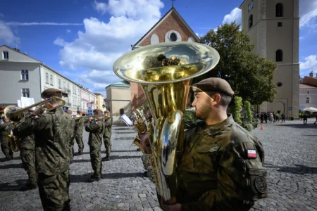 Zdjęcie przedstawia uczestników obchodów Dnia Krajowej Administracji Skarbowej