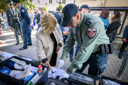 Zdjęcie przedstawia uczestników obchodów Dnia Krajowej Administracji Skarbowej