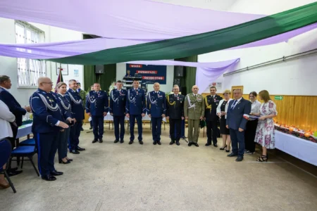 Zdjęcie przedstawia uczestników obchodów Światowego Dnia Sybiraka