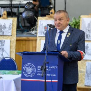 Zdjęcie przedstawia uczestników obchodów Światowego Dnia Sybiraka