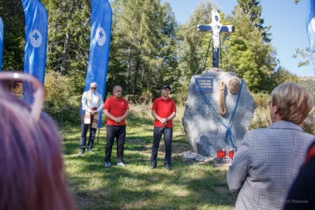 Uczestnicy obchodów z okazji Dnia Ratownika Górskiego
