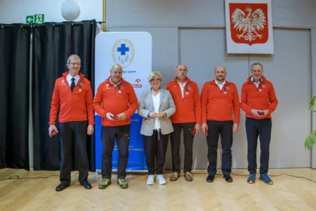 Uczestnicy obchodów z okazji Dnia Ratownika Górskiego