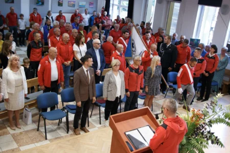 Uczestnicy obchodów z okazji Dnia Ratownika Górskiego