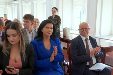 Zdjęcie przedstawia uczestników gali Lodołamacze