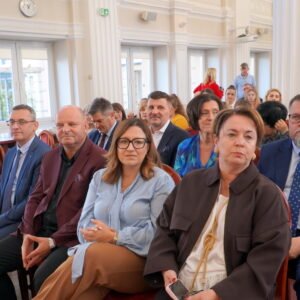 Zdjęcie przedstawia uczestników gali Lodołamacze
