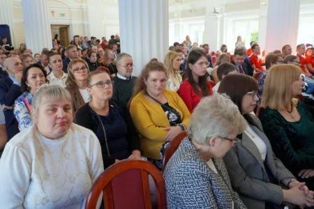 Zdjęcie przedstawia uczestników gali Lodołamacze