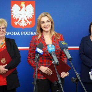 Zdjęcie przedstawia uczestników I Podkarpackiego Forum Rad Seniorów