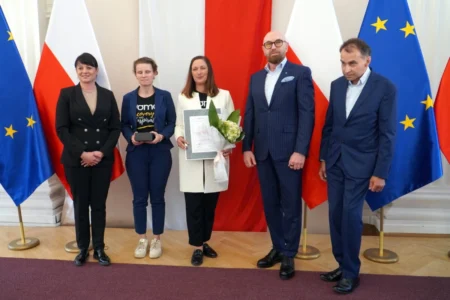 Zdjęcie przedstawia uczestników gali Lodołamacze