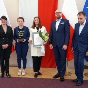 Zdjęcie przedstawia uczestników gali Lodołamacze