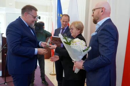 Zdjęcie przedstawia uczestników gali Lodołamacze