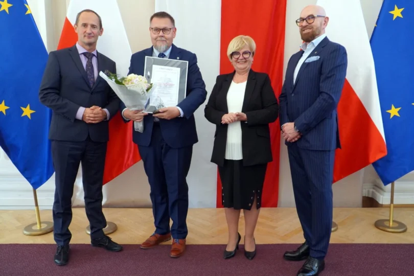 Zdjęcie przedstawia uczestników gali Lodołamacze