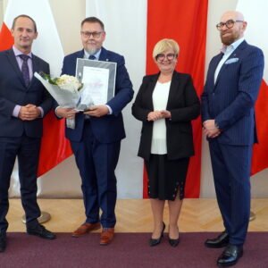 Zdjęcie przedstawia uczestników gali Lodołamacze
