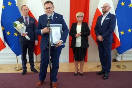 Zdjęcie przedstawia uczestników gali Lodołamacze