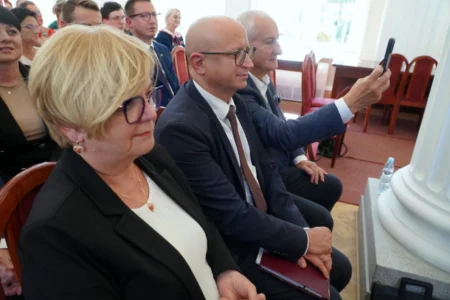 Zdjęcie przedstawia uczestników gali Lodołamacze