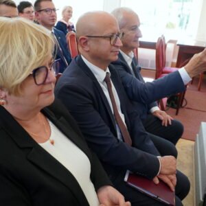 Zdjęcie przedstawia uczestników gali Lodołamacze