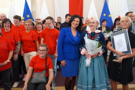 Zdjęcie przedstawia uczestników gali Lodołamacze