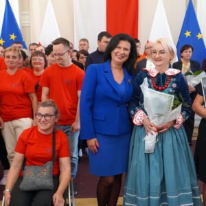 Zdjęcie przedstawia uczestników gali Lodołamacze