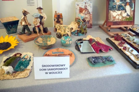 Zdjęcie przedstawia dekoracje jesienne