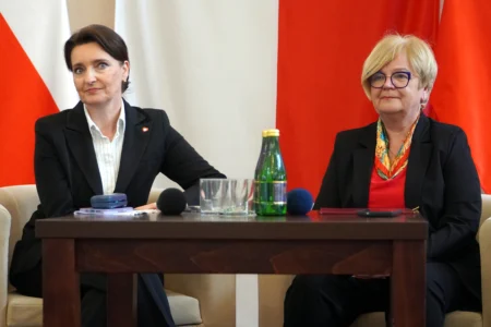 Zdjęcie przedstawia uczestników forum rad seniorów