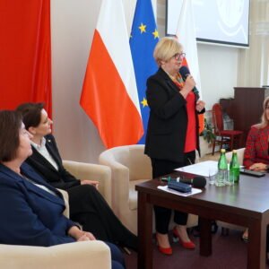 Zdjęcie przedstawia uczestników I Podkarpackiego Forum Rad Seniorów