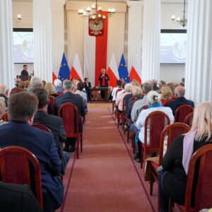 Zdjęcie przedstawia uczestników I Podkarpackiego Forum Rad Seniorów
