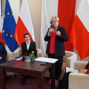 Zdjęcie przedstawia uczestników I Podkarpackiego Forum Rad Seniorów